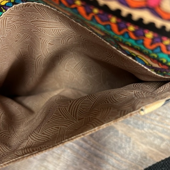 Sakroots Artist Circle Small Flap Messenger Bag -Rainbow Spirit Desert - Picture 6 of 8